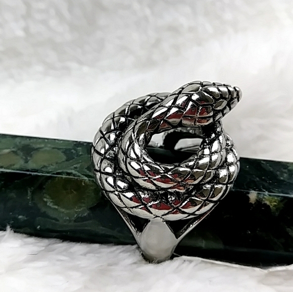 Serpent Snake Ring Hypoallergenic Unisex - Picture 5 of 15